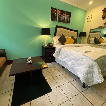 Hotel Vintage "Casa Las Flores" Quetzaltenango Esterno foto